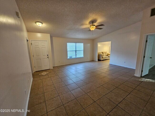 Foto del edificio - 7823 Mordecai Ct