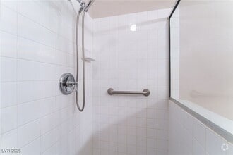 Building Photo - 1705 Hills of Red Dr