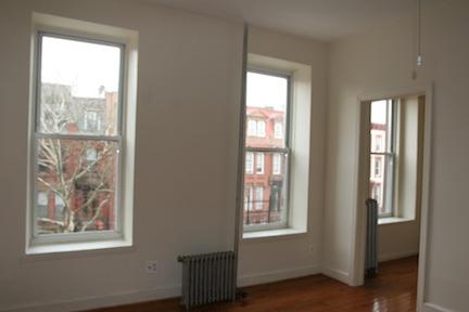 Building Photo - 467 Putnam Ave