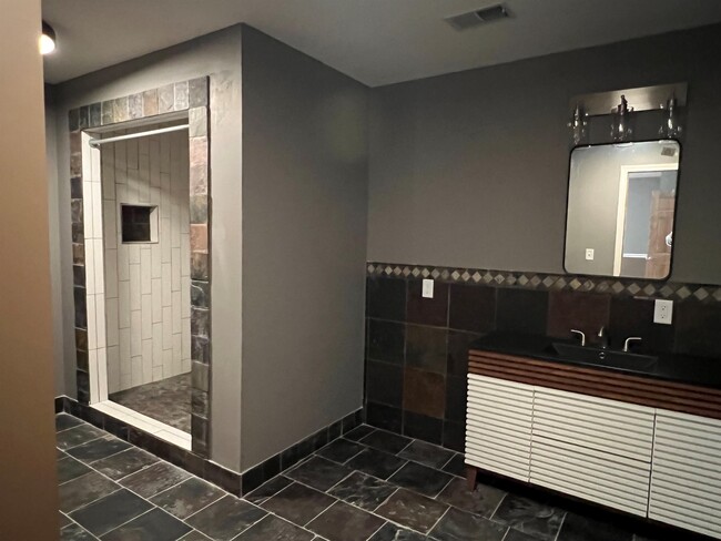 Foto del edificio - 15105 Jowler Creek Rd