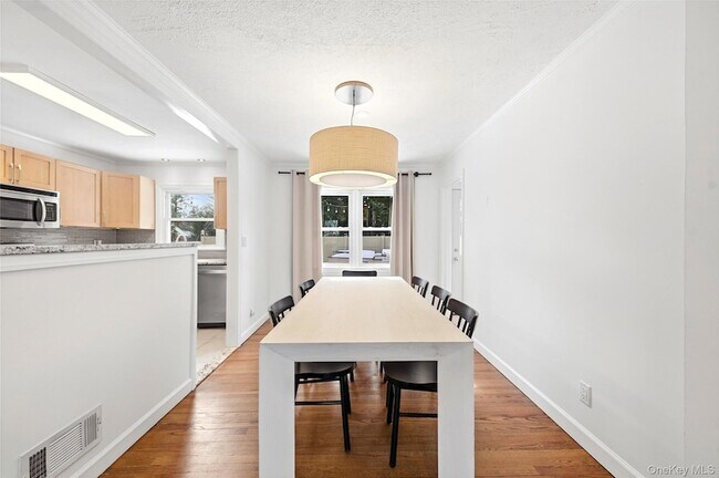 Foto del edificio - 103 Heatherdell Rd