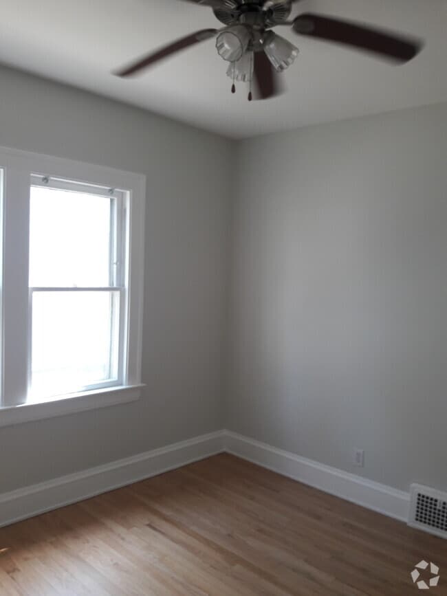 Building Photo - 2151 Lewis Dr