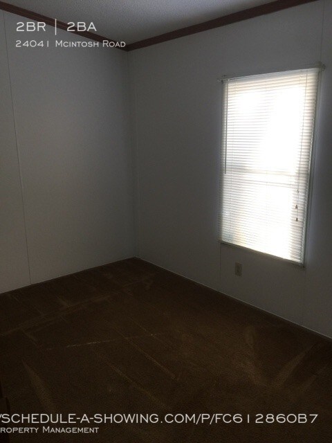 Building Photo - 2 Bed, 2 Bath Trailer