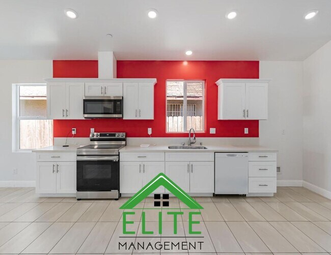 Foto del edificio - Charming 3-Bedroom, 2-Bath Home in Prime S...