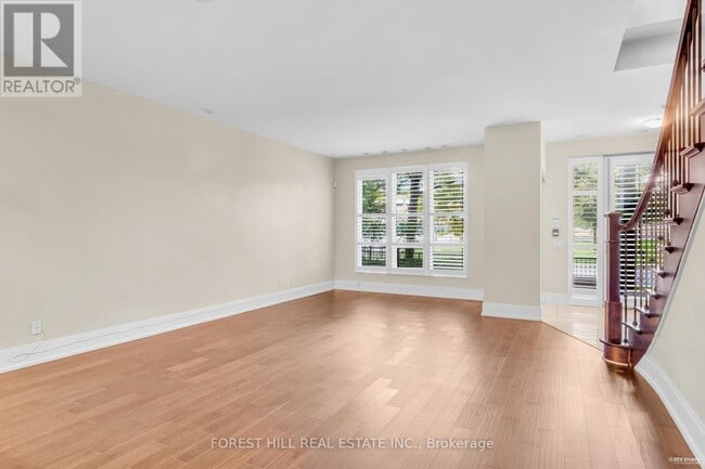 Building Photo - 15 Viking Ln