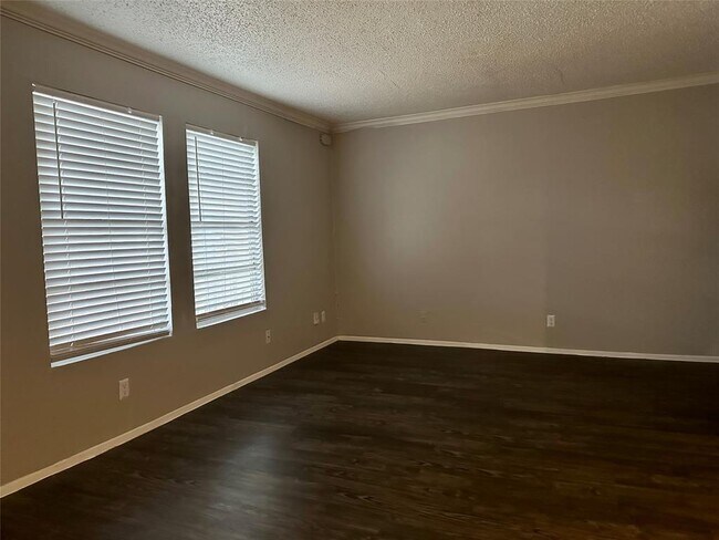 Building Photo - 5426 Menchaca Rd