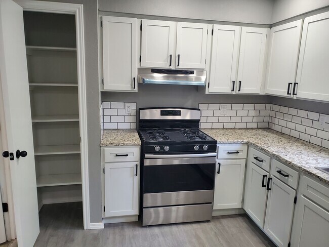 Building Photo - 16301 Malden Dr