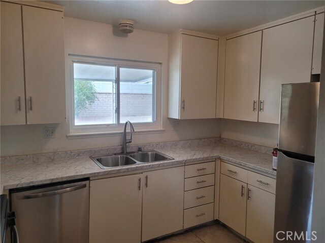 Building Photo - 3205 Celeste Dr