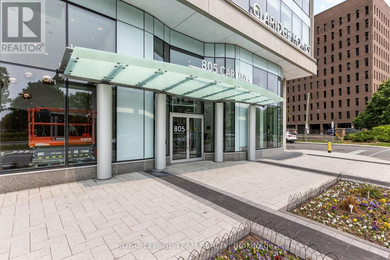 Photo principale - 805-805 Carling Ave