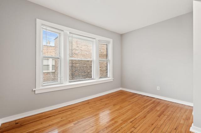 Foto del edificio - 2 bedroom in Chicago IL 60649