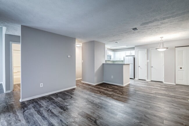 Building Photo - The Pointe at Stafford Apartment Homes