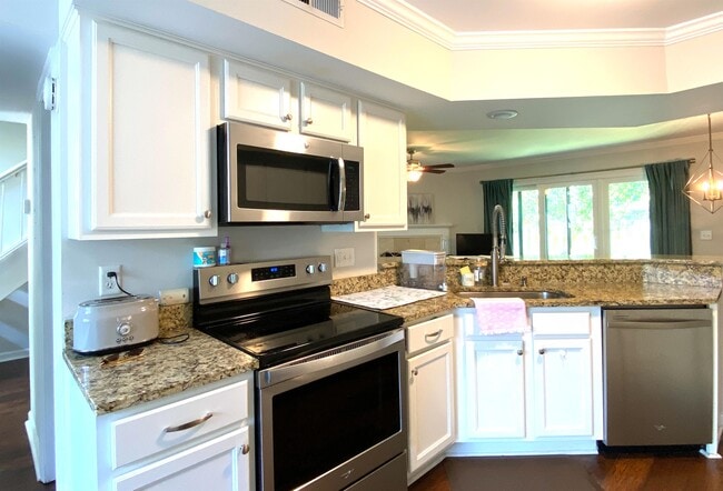 Building Photo - 1809 Parc Vue