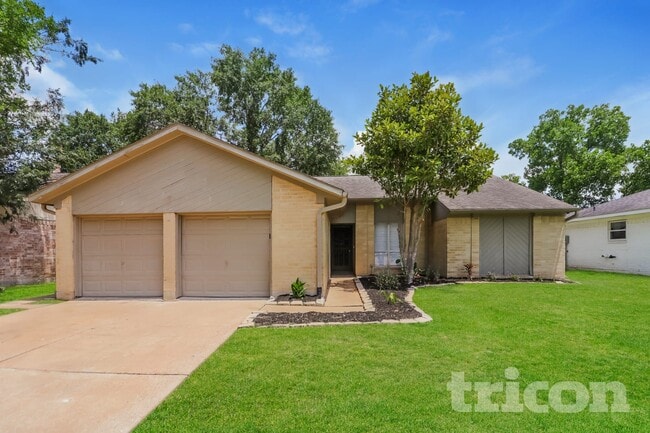 Building Photo - 15802 Echo Canyon Dr