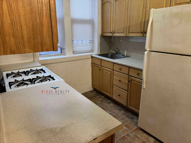 Foto del edificio - 43-22 58th St