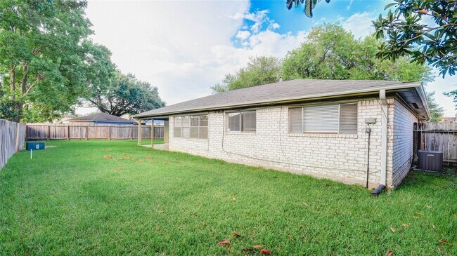 Foto del edificio - 9510 Huntington Way Dr
