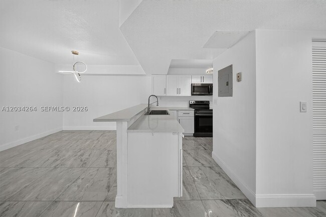 Foto del edificio - 8540 SW 212th St