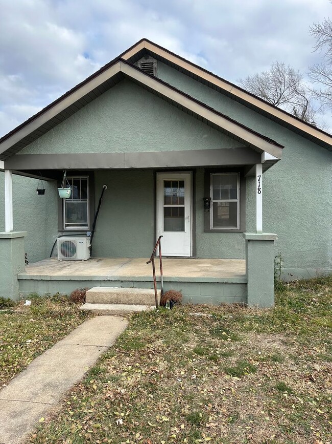 718 S Adams Ave