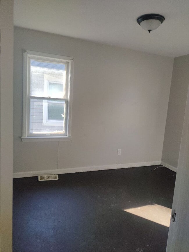Building Photo - Charming Home Available – Won’t Last Long!