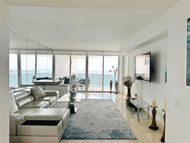 Building Photo - 17555 Collins Ave