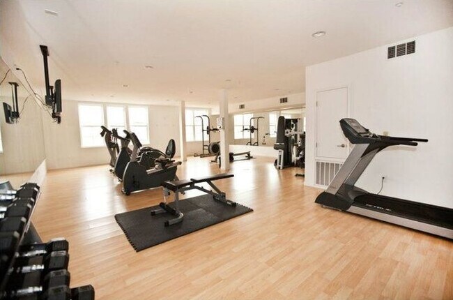 Gimnasia - 1388 Broadway