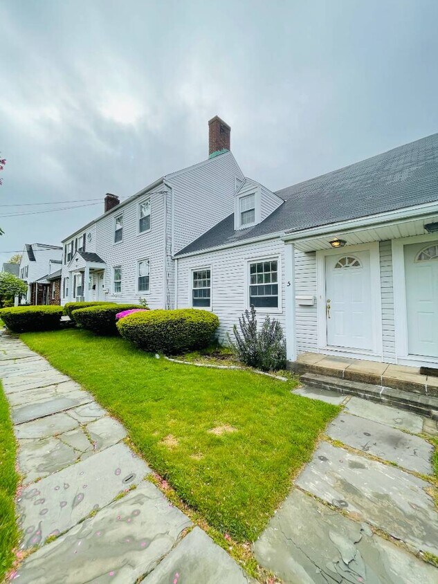 5 Lanecrest Ave, New Rochelle, NY 10805 Townhome Rentals in New