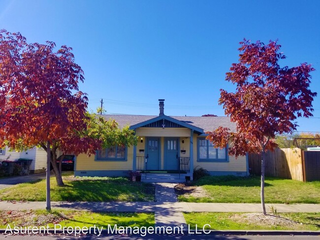 Foto del edificio - 323-323 N Grape St