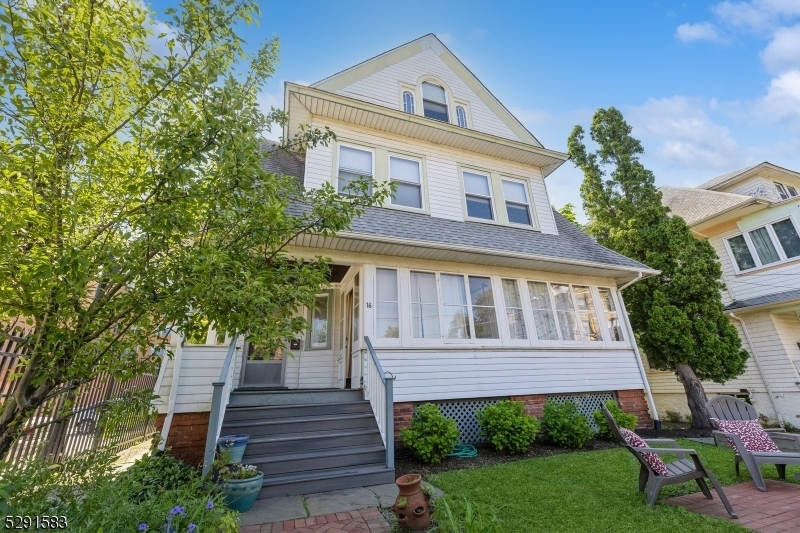 Primary Photo - 16 Trinity Pl
