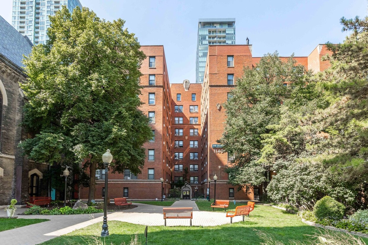 Foto principal - 1140 N La Salle Dr
