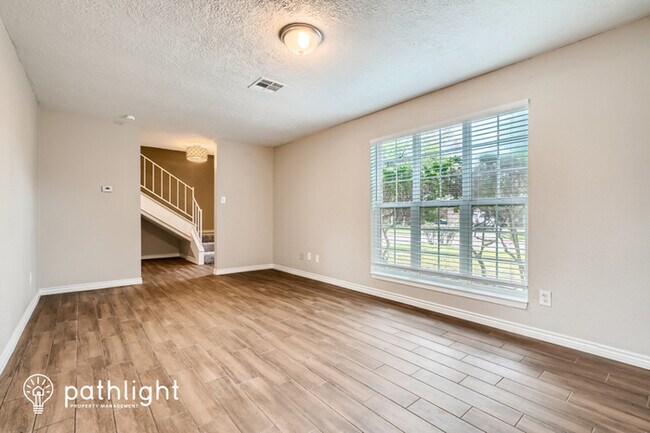 Building Photo - 9810 Wren Street, La Porte, TX, 77571