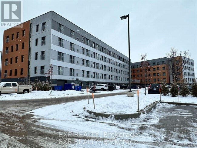 Photo du bâtiment - 75 Barrie Rd