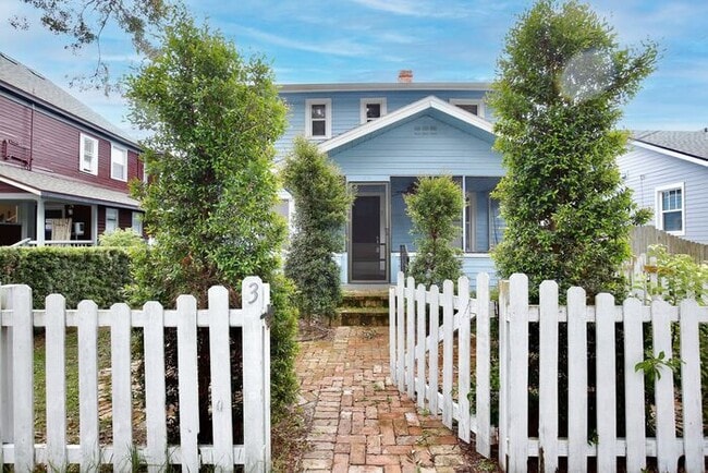 Beautiful 1/1 Spacious Apartment in the He... - Beautiful 1/1 Spacious Apartment in the He...