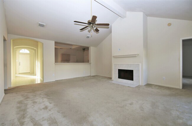 Foto del edificio - 8811 Norham Dr