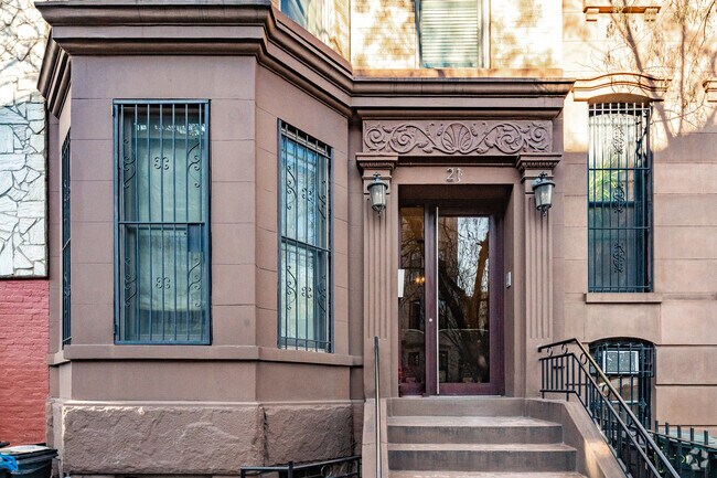 Building Photo - 21 Lincoln Pl