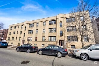 Building Photo - 1152 W Cornelia Ave