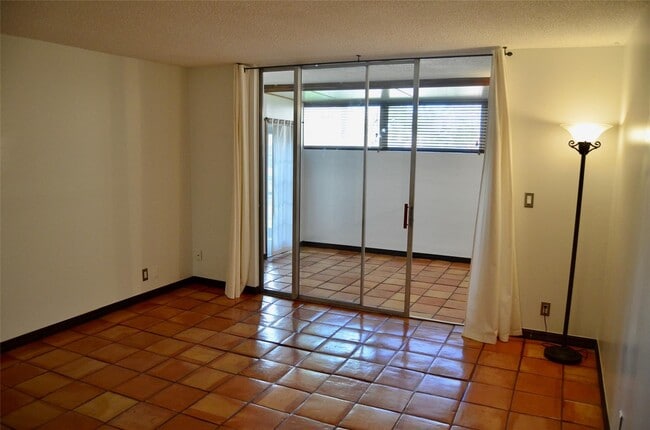 Building Photo - 406 NW 68th Ave