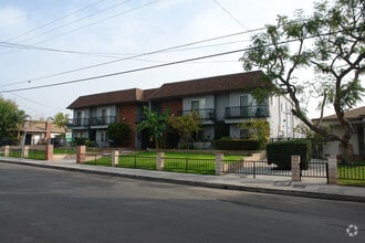 Building Photo - Windsor Arms Apartments