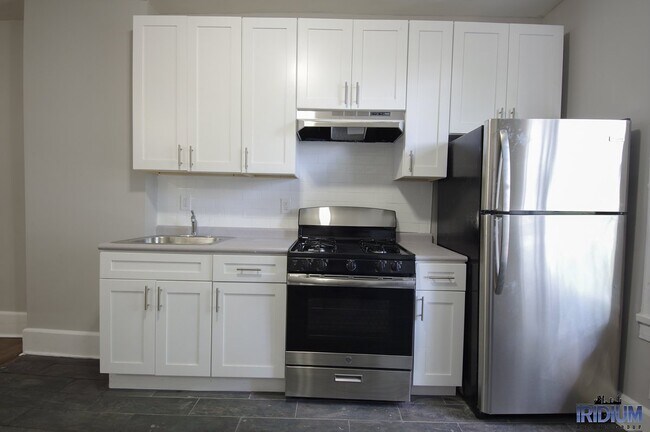 Building Photo - 471 Madison Ave