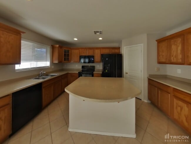 Building Photo - 6813 South 43rd Lane Laveen AZ