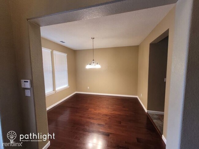 Building Photo - 4 br, 2 bath House - 7844 Via Vista Mesa UNIT