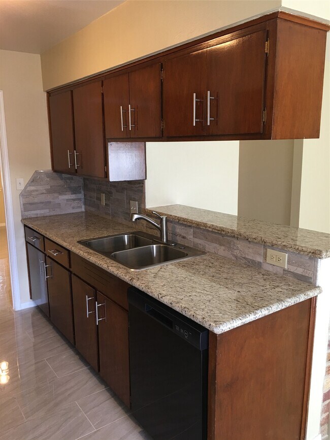 Foto del edificio - 4331 Smooth Oak Ln