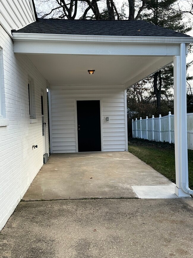 Building Photo - 108 Homewood Rd