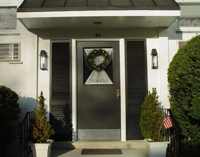 Foto del edificio - 44 Avon Cir