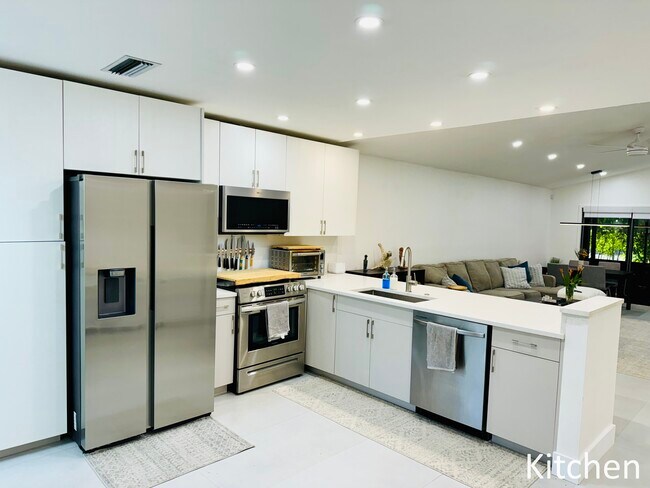 Building Photo - 3936 Arelia Dr