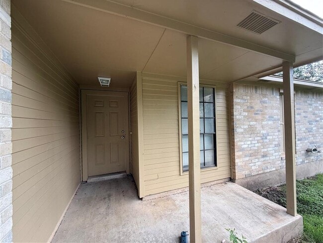 Building Photo - 2712 Cameron Loop