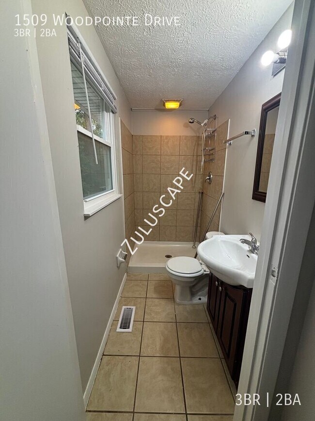 Foto del edificio - 1509 Woodpointe Dr