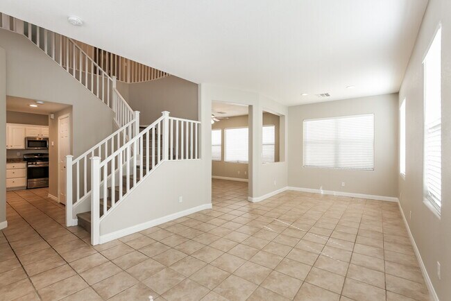 Building Photo - 8573 Primula Ct