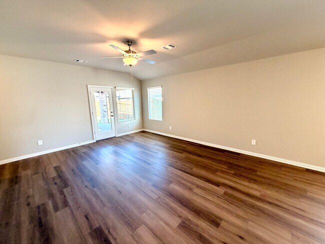 Foto del edificio - 508 Regency Ct