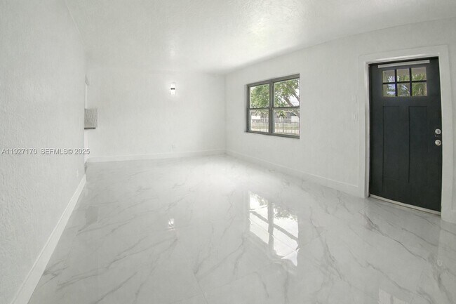 Building Photo - 14920 Garfield Dr