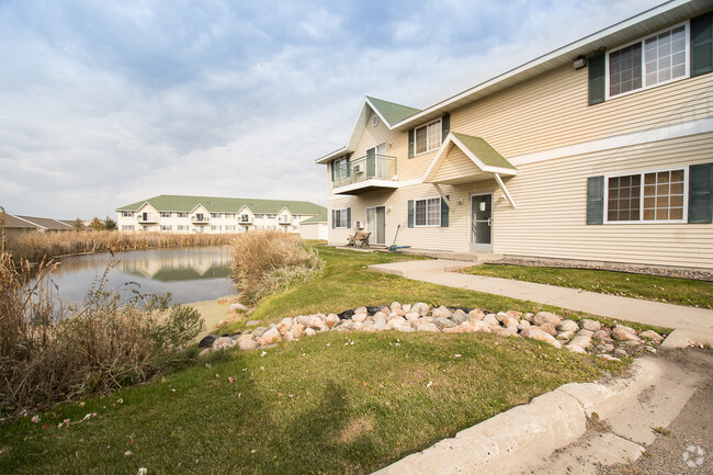 Building Photo - Pheasant Run Apartments