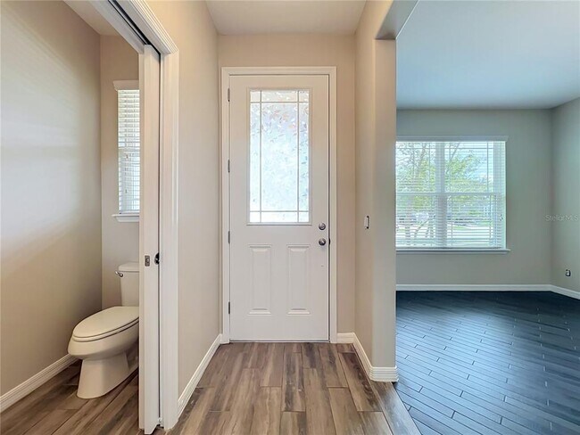 Foto del edificio - 8658 Dufferin Ln